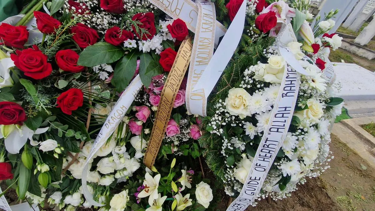Pored svježeg cvijeća, stoji i kruška, jeribasma. Halidu najdraža voćka