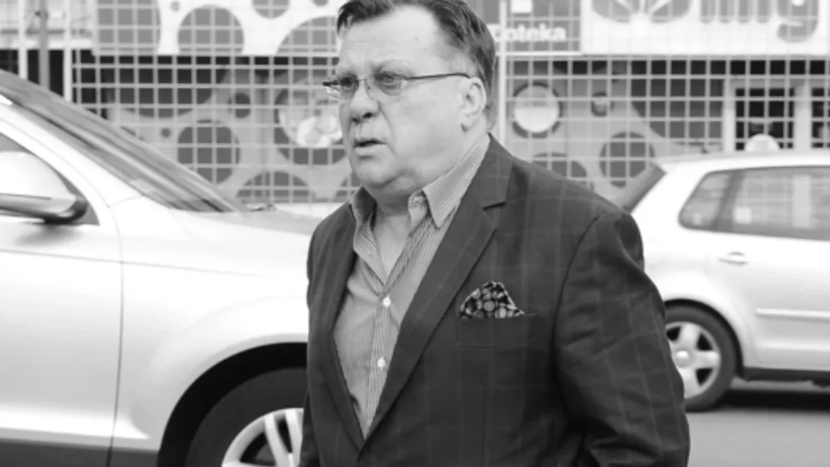 Halid Bešlić preminuo je 7. oktobra nakon borbe sa teškom bolešću. 