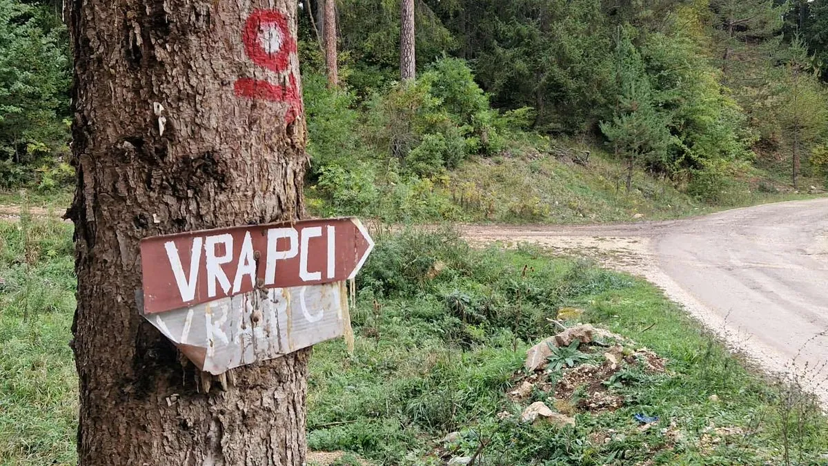 Zaputili smo se u zaseok Vrapci, kod sela Knežina na Romaniji.
