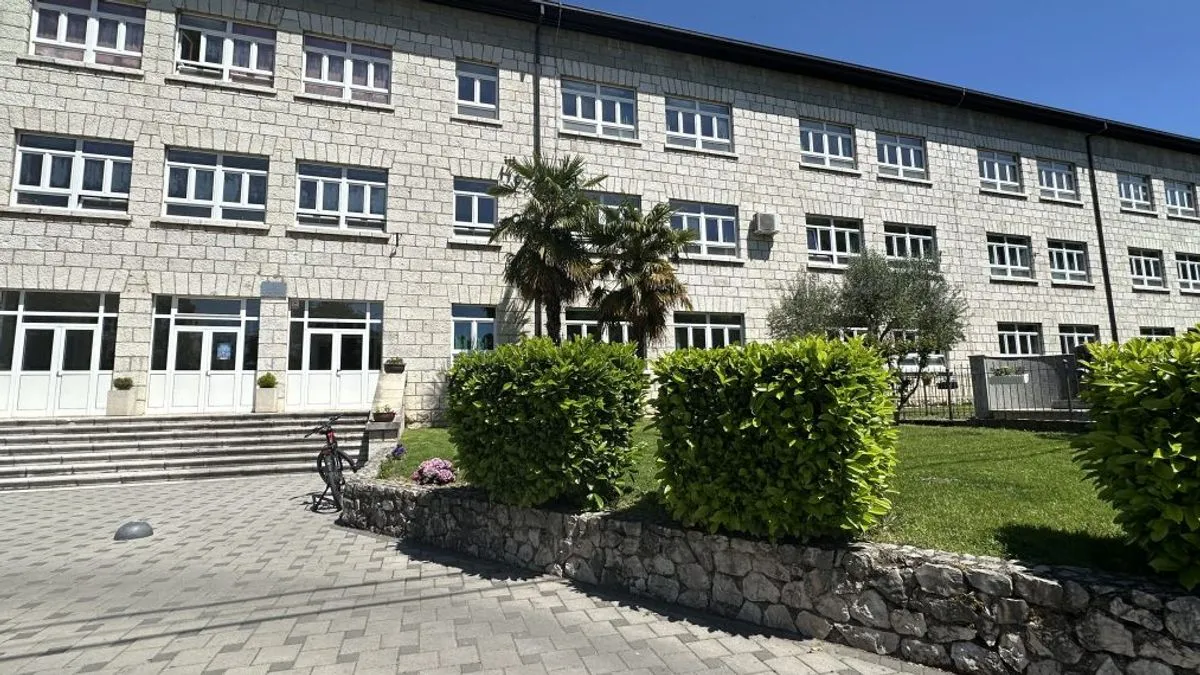 Iz škole poručuju da ne žele politizirati situaciju niti tražiti krivca, već jedino traže da nadležne institucije hitno reaguju