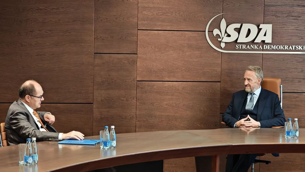 Izetbegović razgovarao s Schmidtom: Srebrenica treba dobiti poseban tretman