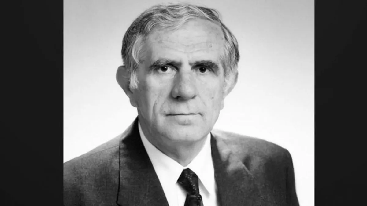 Prof. dr. Jusuf Ramić bio je angažiran na postdiplomskom studiju na Fakultetu islamskih nauka u Sarajevu kao voditelj katedre za Kur’an i kur’anske znanosti. 