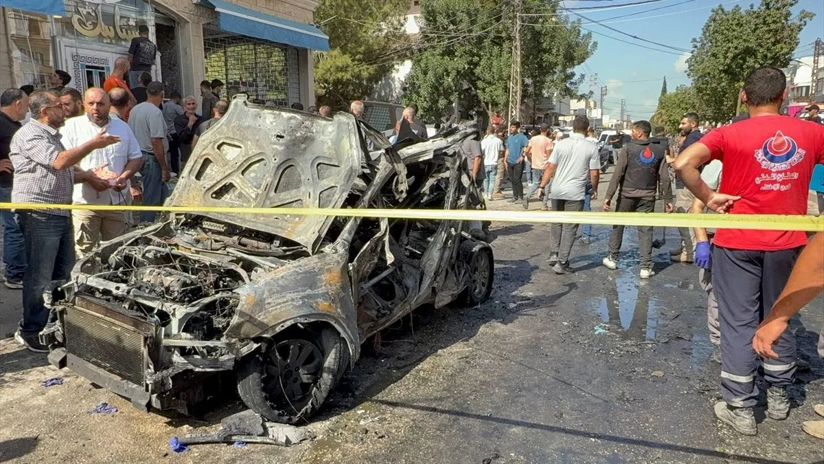Dron je ispalio navođenu raketu na automobil, zapalivši ga, saopštilo je Ministarstvo zdravstva