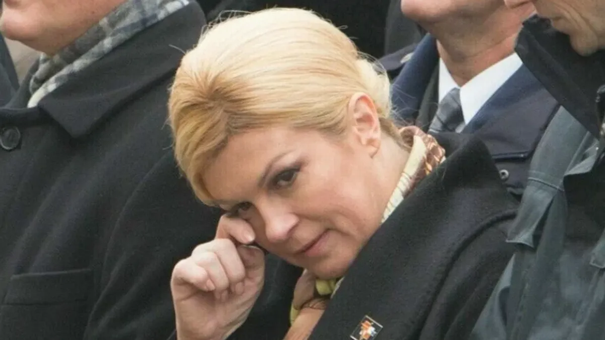 Kolinda Grabar-Kitarović oprostila se od Halida Bešlića objavom na Facebooku dva dana nakon njegove smrti.