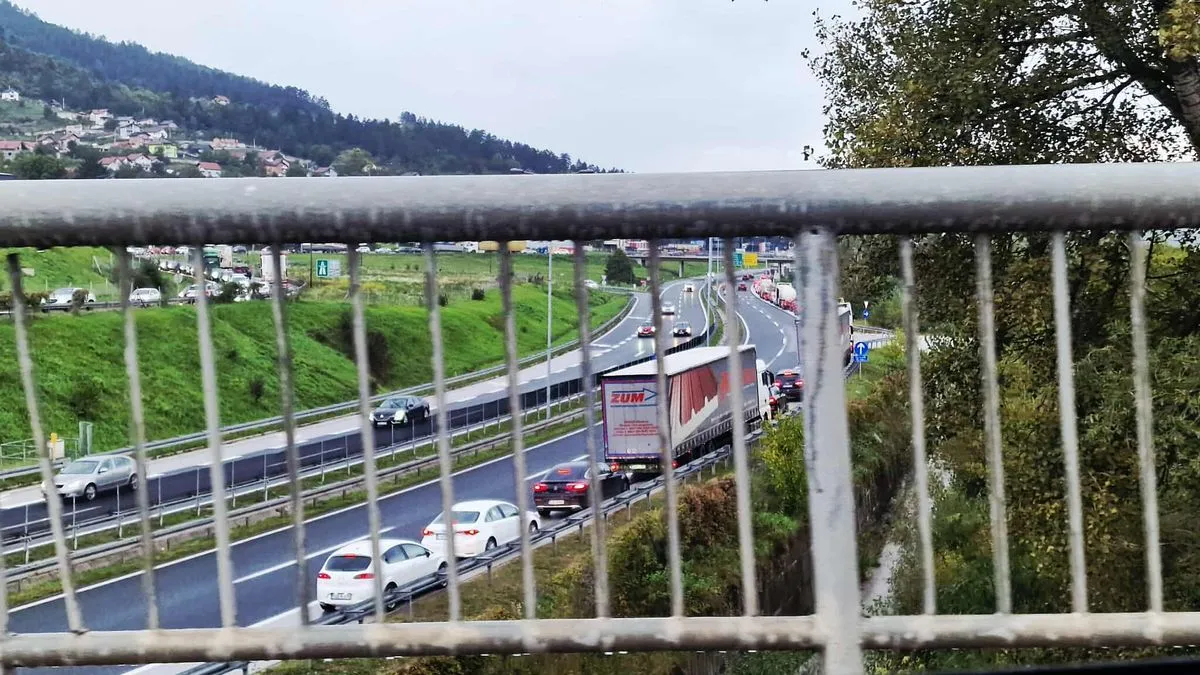 Kolone vozila na Vogošćanskoj petlji, gužve i na nekoliko graničnih prijelaza