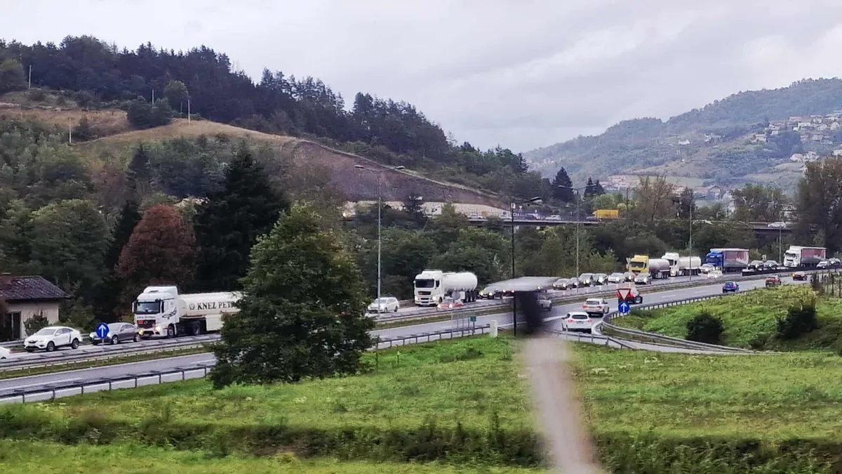 Radovi su aktuelni i na dionici autoceste A-1 Podlugovi-Sarajevo sjever