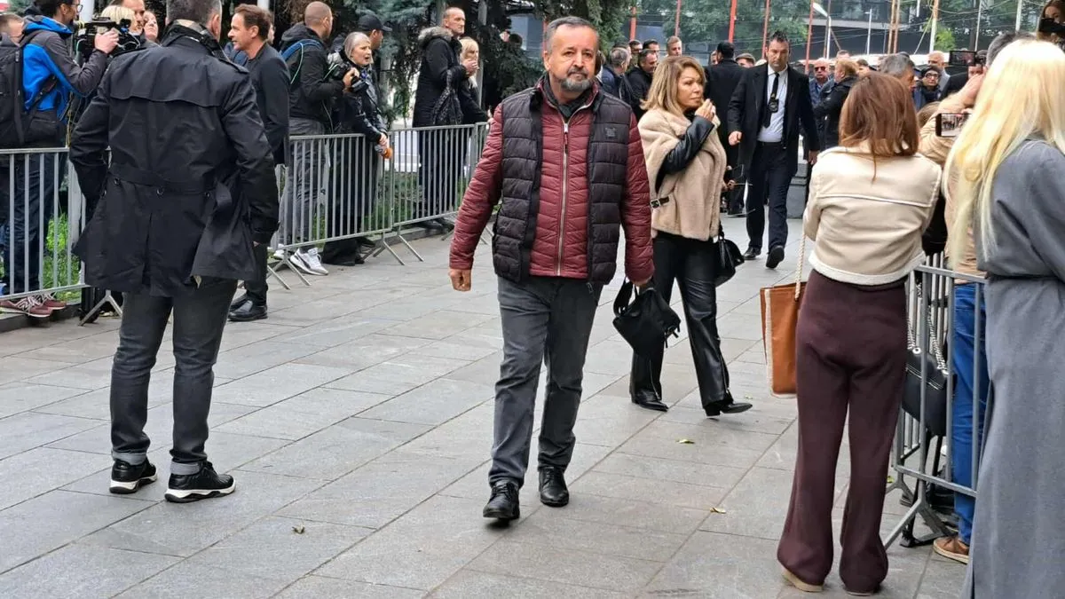 Tu će se posljednji put čuti njegove pjesme, poruke prijatelja, i sjećanja na čovjeka koji je svojim glasom spajao generacije.