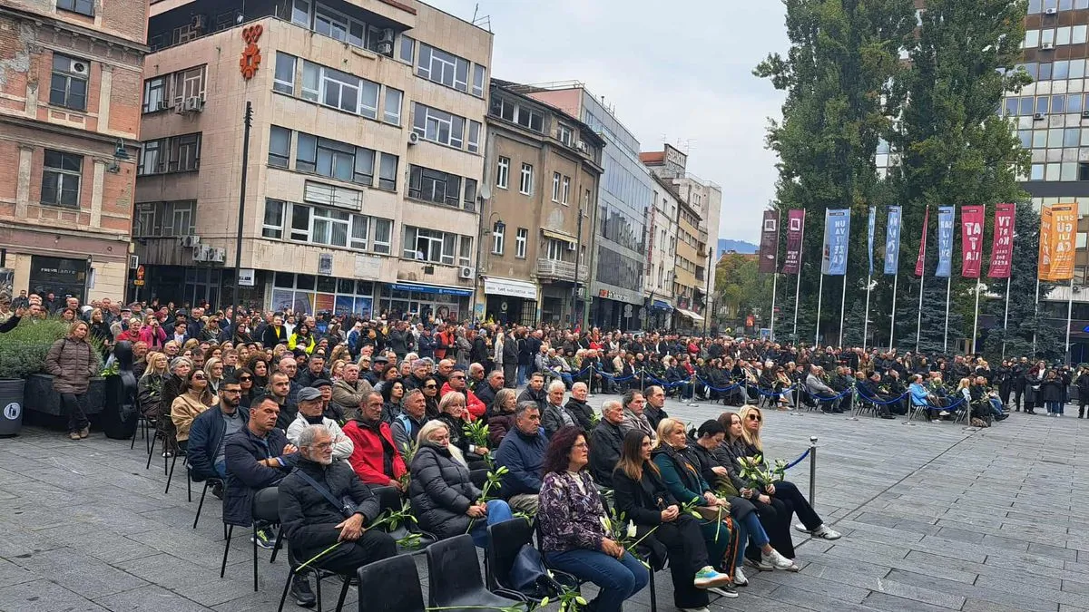 Specifičnost njegovog glasa ostat će upamćena zauvijek, i stihovi njegovih pjesama pjevat će se još dugo..