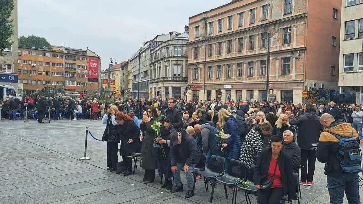 Specifičnost njegovog glasa ostat će upamćena zauvijek, i stihovi njegovih pjesama pjevat će se još dugo..