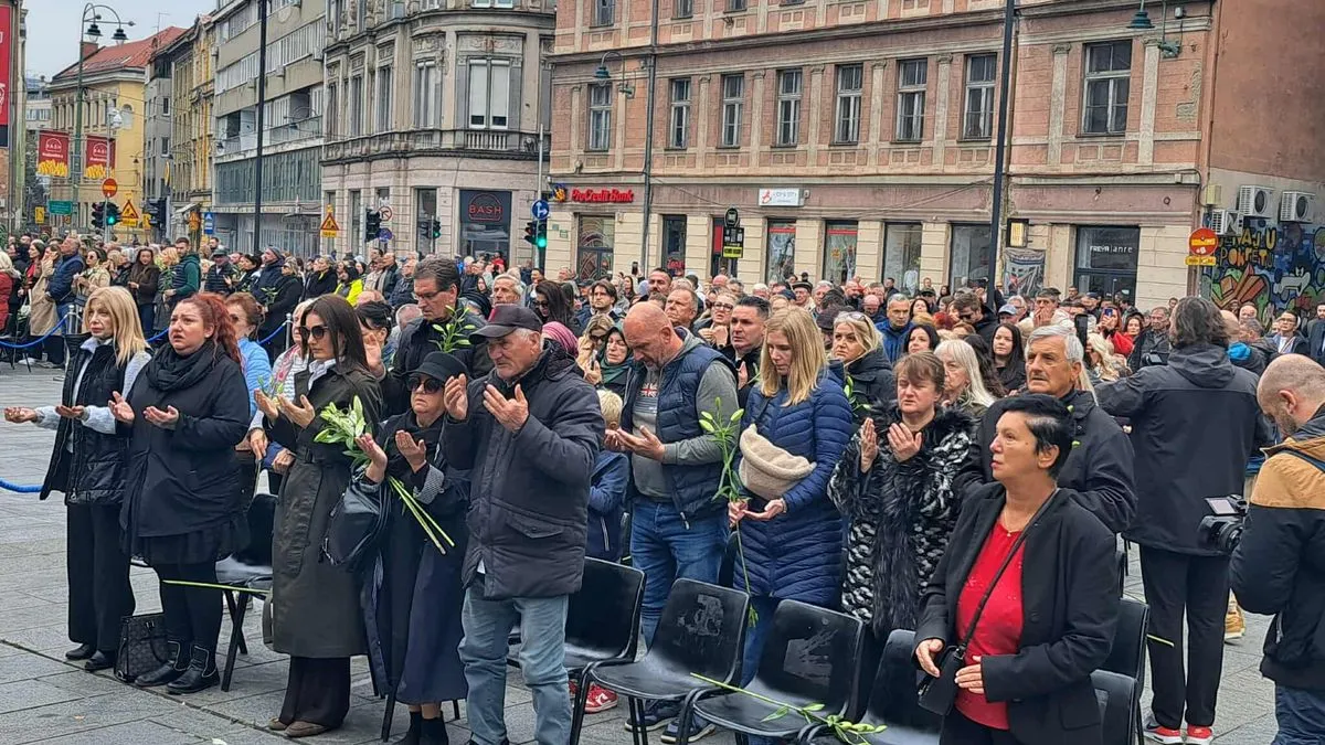 Specifičnost njegovog glasa ostat će upamćena zauvijek, i stihovi njegovih pjesama pjevat će se još dugo..