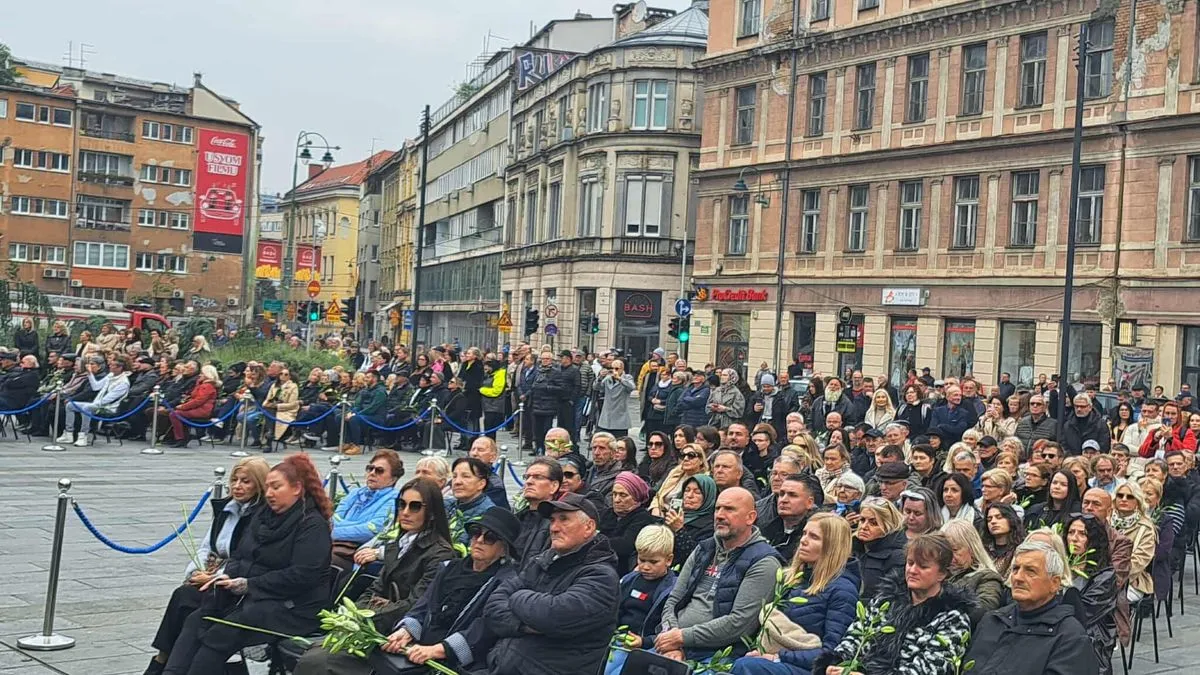 Specifičnost njegovog glasa ostat će upamćena zauvijek, i stihovi njegovih pjesama pjevat će se još dugo..