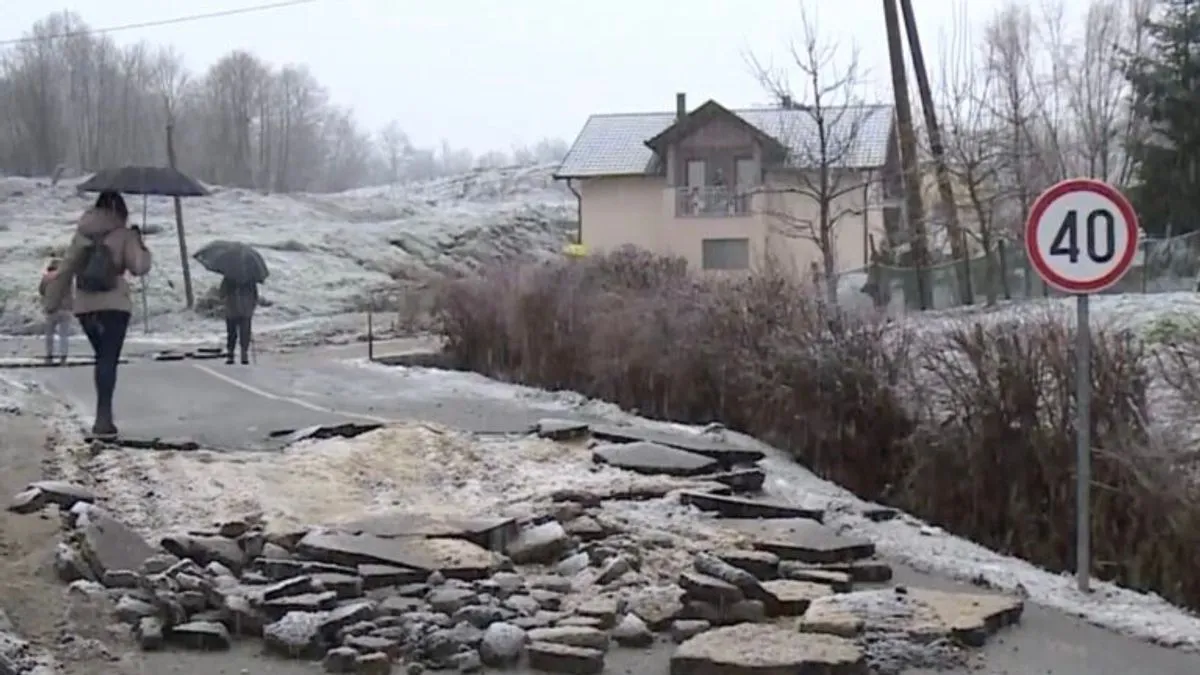 Civilna zaštita izdala upozorenje: Prijete poplave, klizišta i snježni kolaps