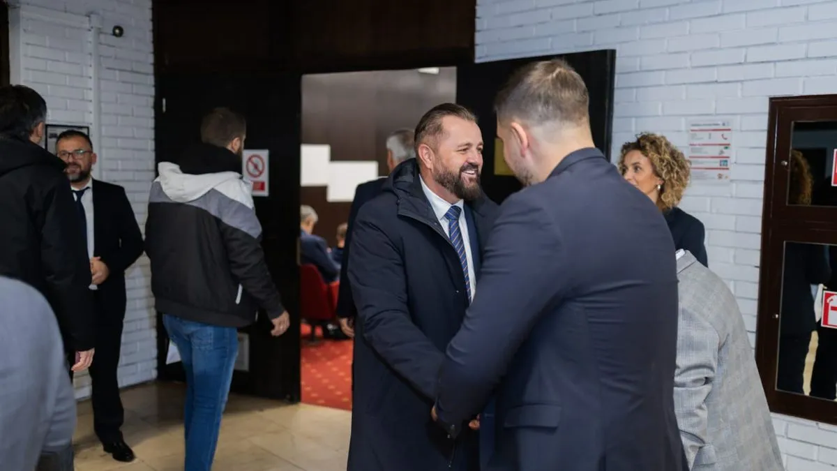 Sa skupa je odaslano niz poruka koje se tiču aktuelne političke situacije u zemlji, a posebno onima koji udaraju na državu Bosnu i Hercegovinu