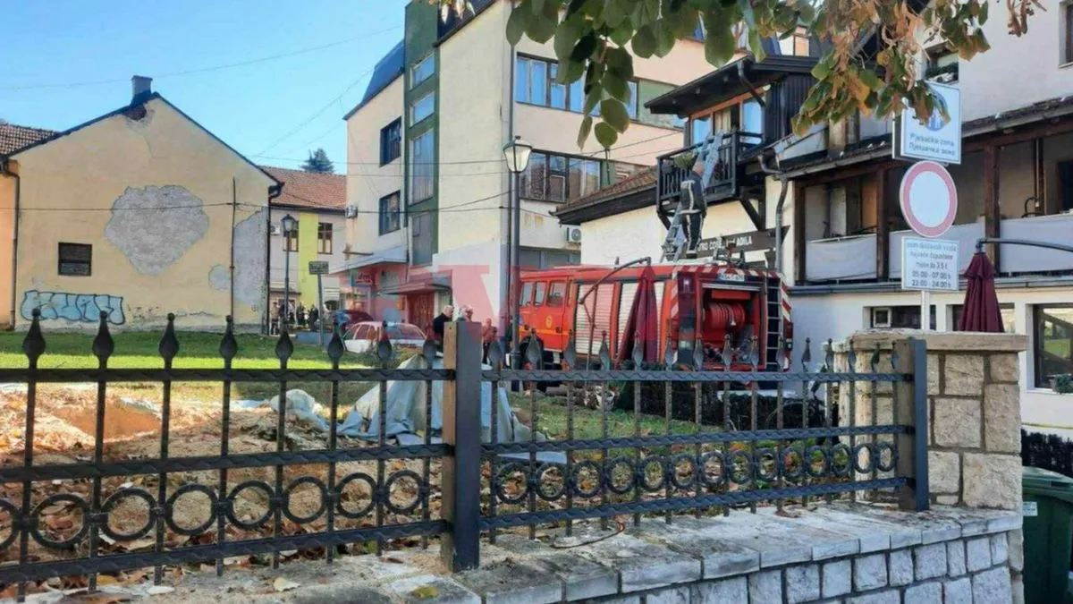 Slučaj ženskog tijela prijavljen je oko 10 sati Policijskoj stanici u Gračanici, a nesreća se desila u  jednom objektu u centru.