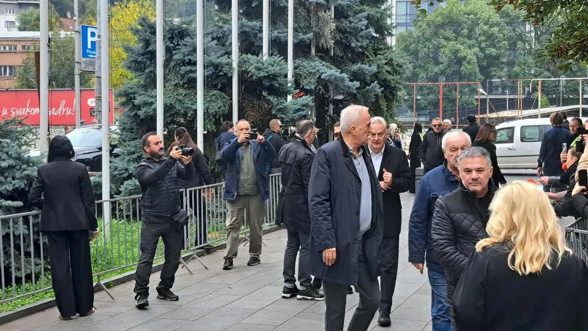 Tu će se posljednji put čuti njegove pjesme, poruke prijatelja, i sjećanja na čovjeka koji je svojim glasom spajao generacije.