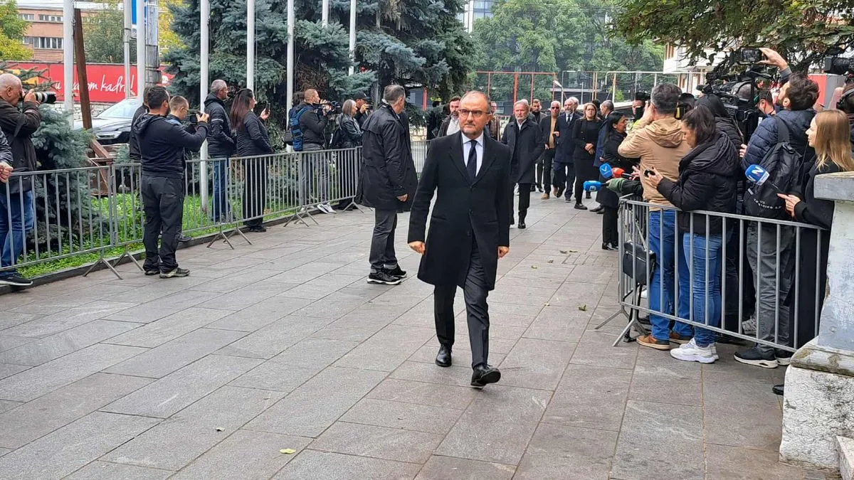 Tu će se posljednji put čuti njegove pjesme, poruke prijatelja, i sjećanja na čovjeka koji je svojim glasom spajao generacije.