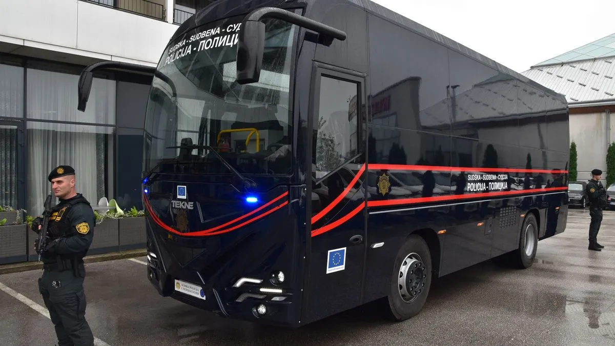 Na ceremoniji su uručene zahvalnice u obliku Reljefnog amblema Sudske policije.