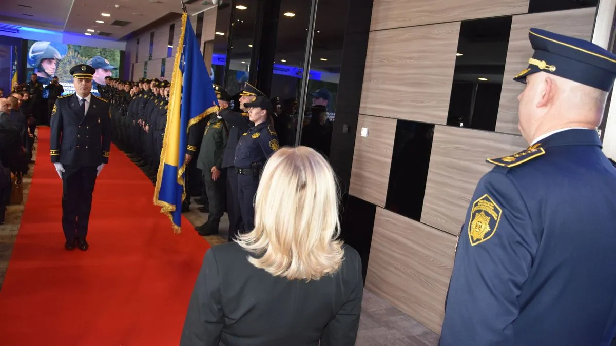 Na ceremoniji su uručene zahvalnice u obliku Reljefnog amblema Sudske policije.