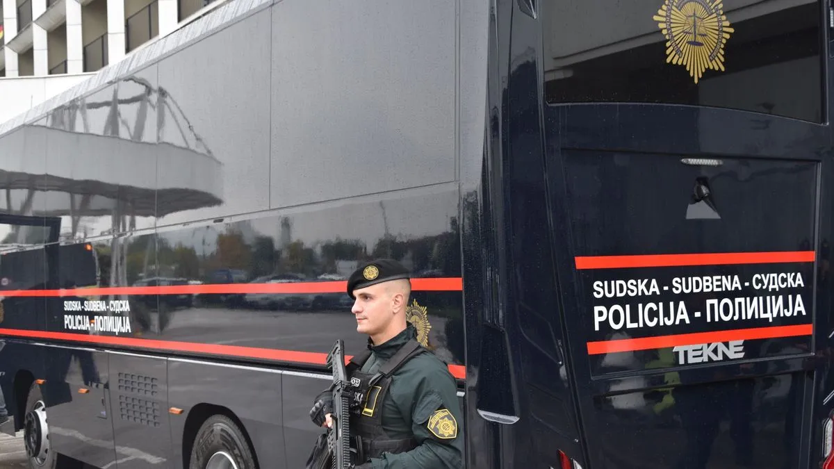 Na ceremoniji su uručene zahvalnice u obliku Reljefnog amblema Sudske policije.