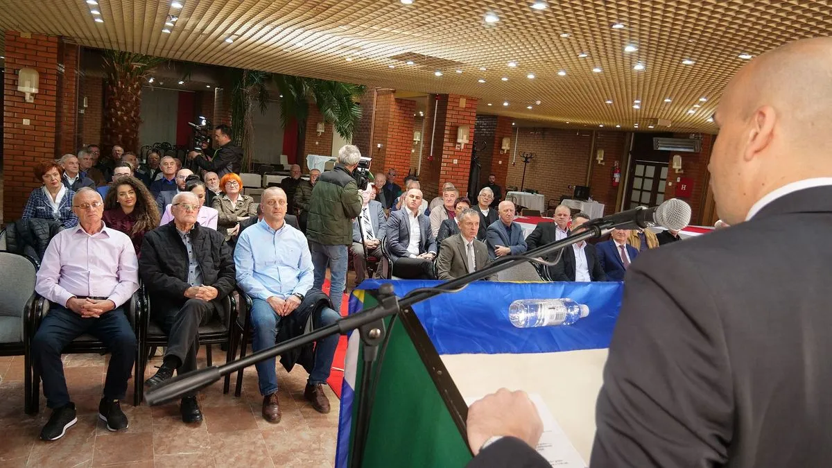 Naglasio je da Vlada zajedno sa Savezom udruženja penzionera ZDK traži rješenja kako pomoći penzionerskoj populaciji