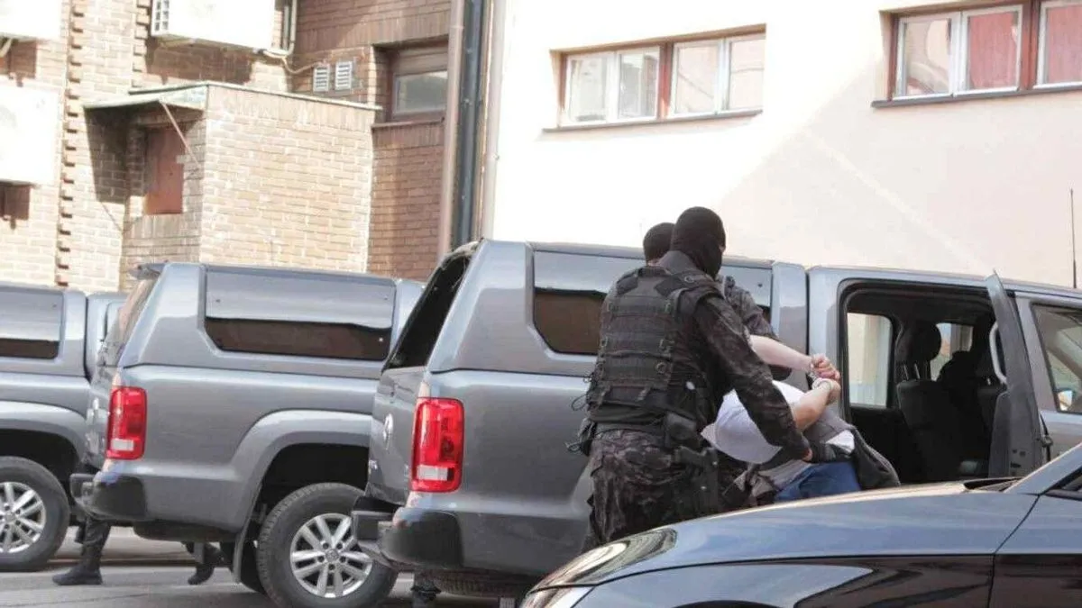 Novi detalji o policajcima koji su uhapšeni u TK: Podvodili maloljetnice iz doma u kafanama