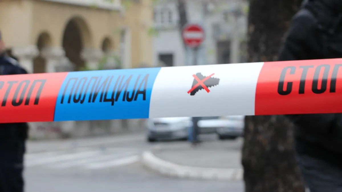 Muškarac zaključao porodicu u stanu i prijetio da će ih raznijeti bombom, brzom reakcijom policije spriječena tragedija