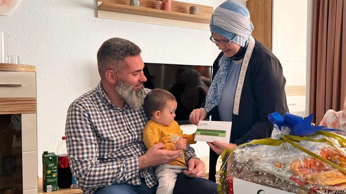 Tamer je izuzetno brižan otac, a majka Nudžejma, plemenita, odgovorna i požrtvovana majka koja praktično potvrđuje i prenosi svoje znanje muallime i pedagoga.