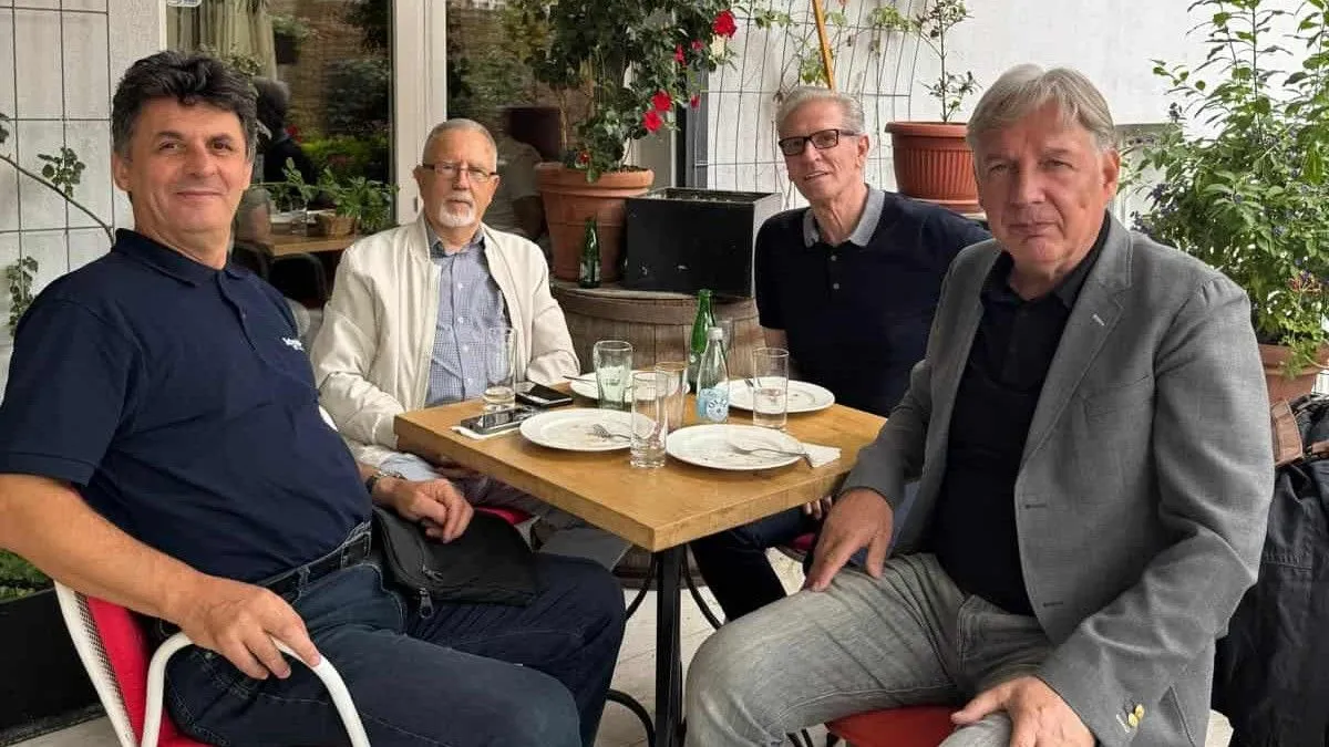 Zato, dragi naši u BiH firmama i vladama: Ako želite velike odluke - pitajte naše ljude iz dijaspore.