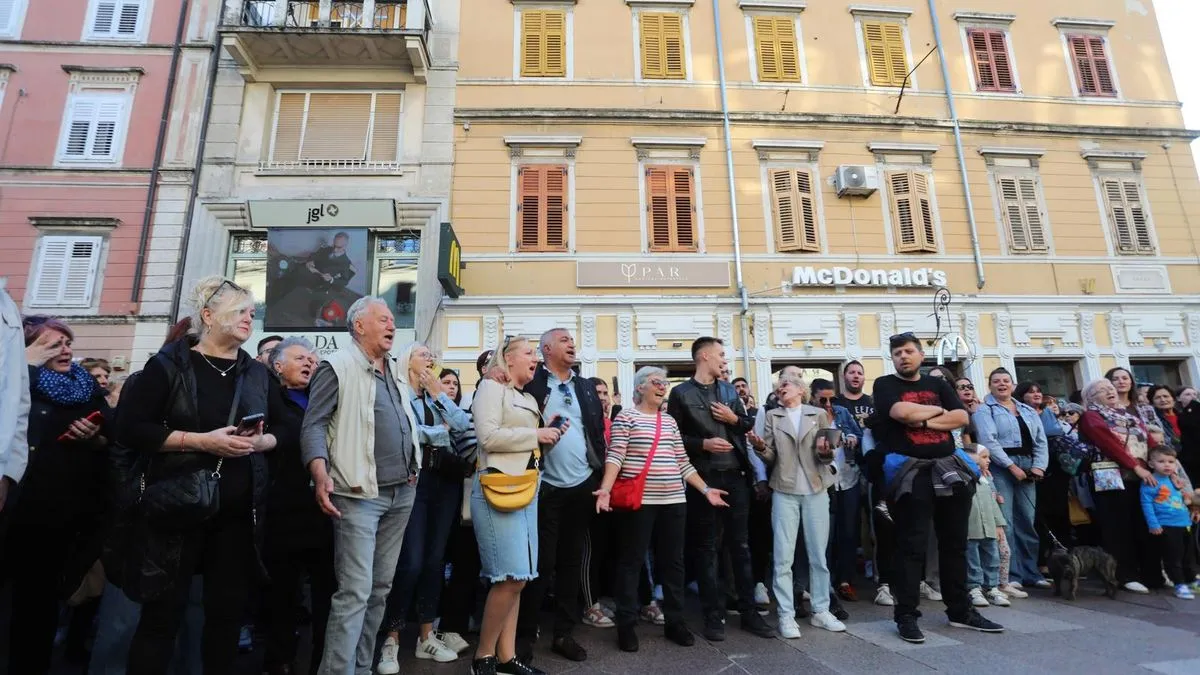 Brojni gradovi BiH, regiona i svijeta opraštaju se od Halida: Suze, pjesme i sjećanja