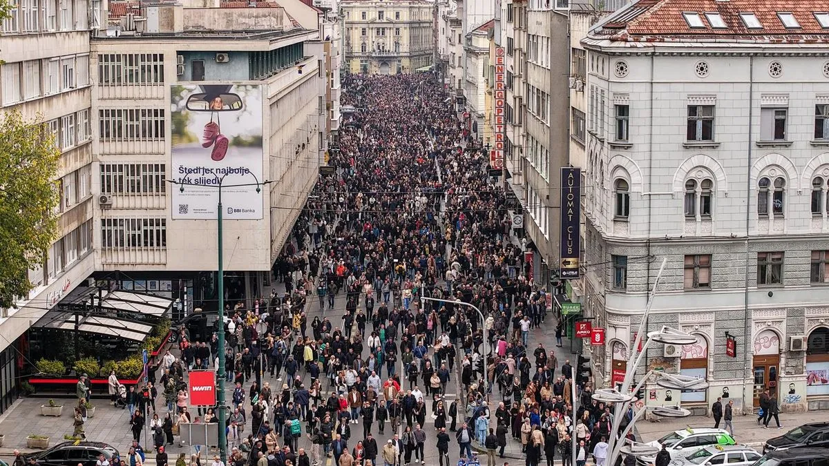 Sarajevo je proteklih dana disalo tišinom, dostojanstvom i neizmjernom tugom. 