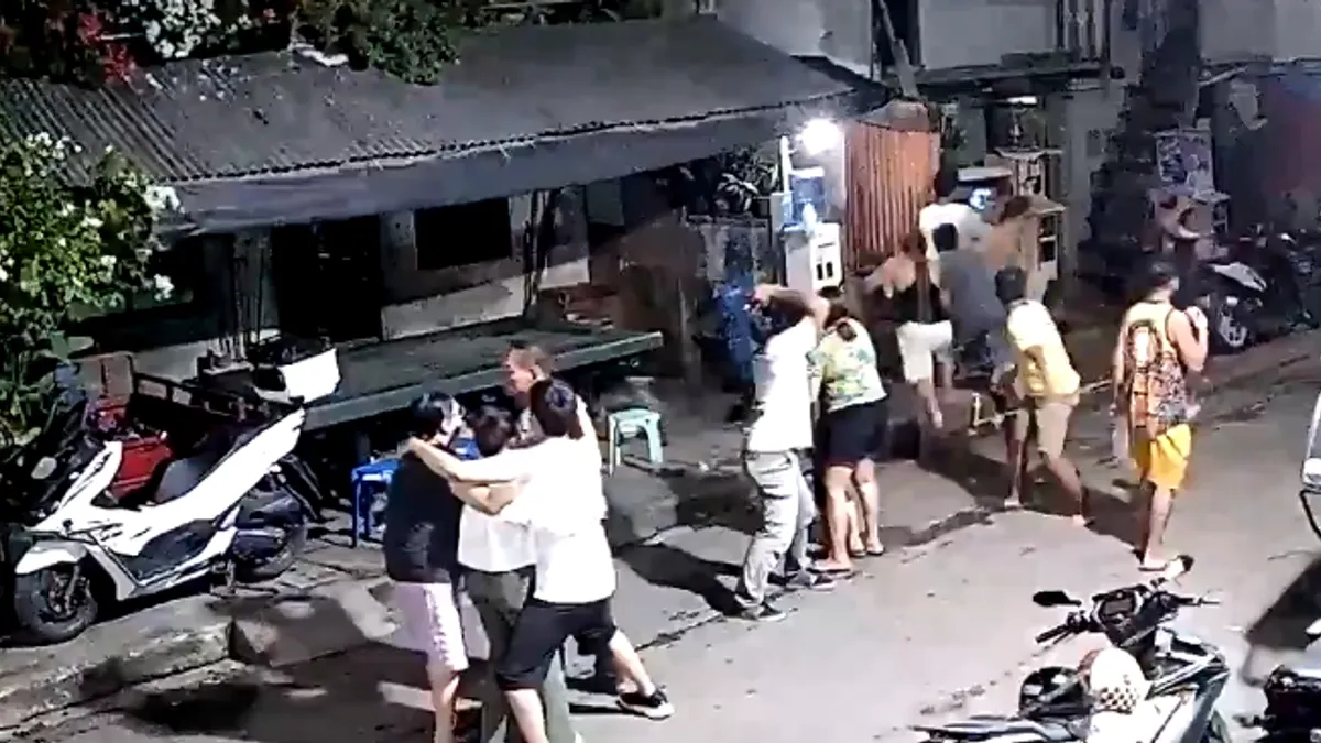 Zemljotres je pogodio obalu grada Bogo u pokrajini Cebu u centralnoj regiji Visayas nešto prije prije 22 sata po lokalnom vremenu u utorak