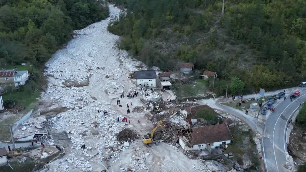 Dok je sergija i humanitarnih brojeva bit će i države, a dok je vlasti bit će obećanja i obilazaka