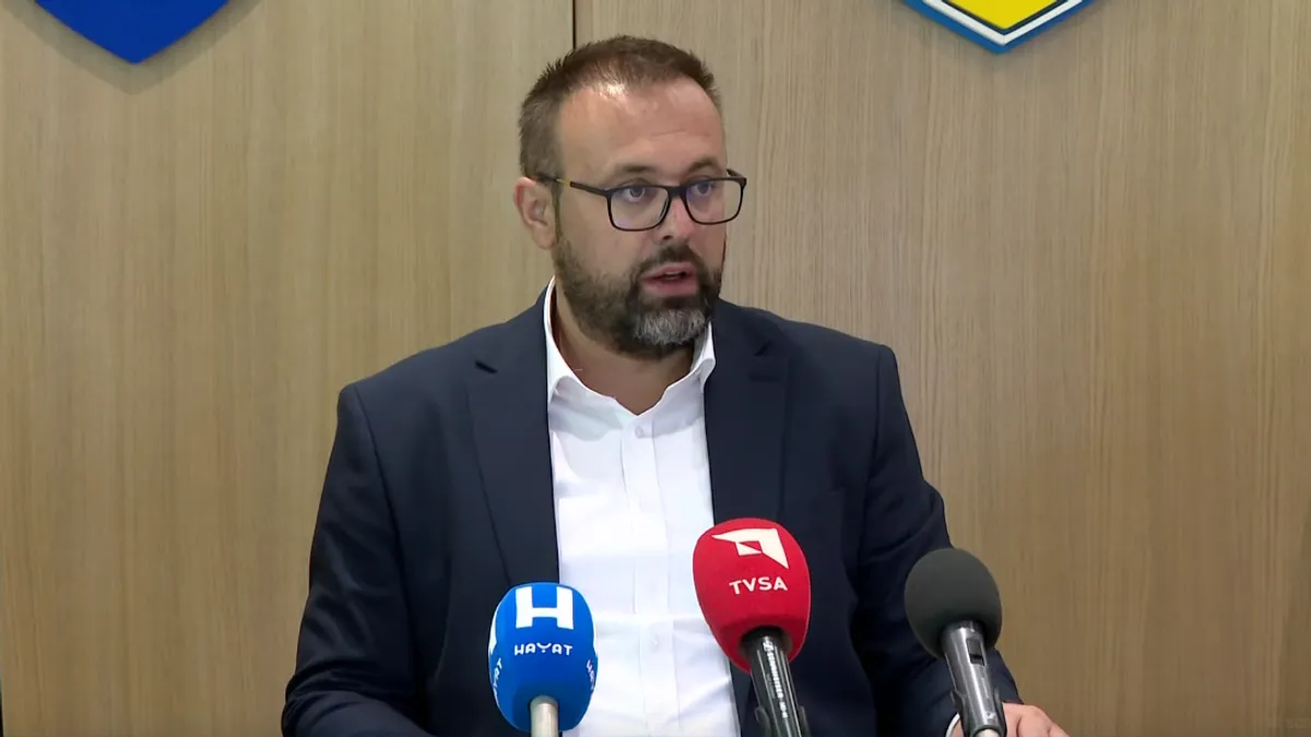 Drugi potpisani ugovor odnosi se na nastavak izgradnje vodovodne mreže u mjesnoj zajednici Zabrđe...