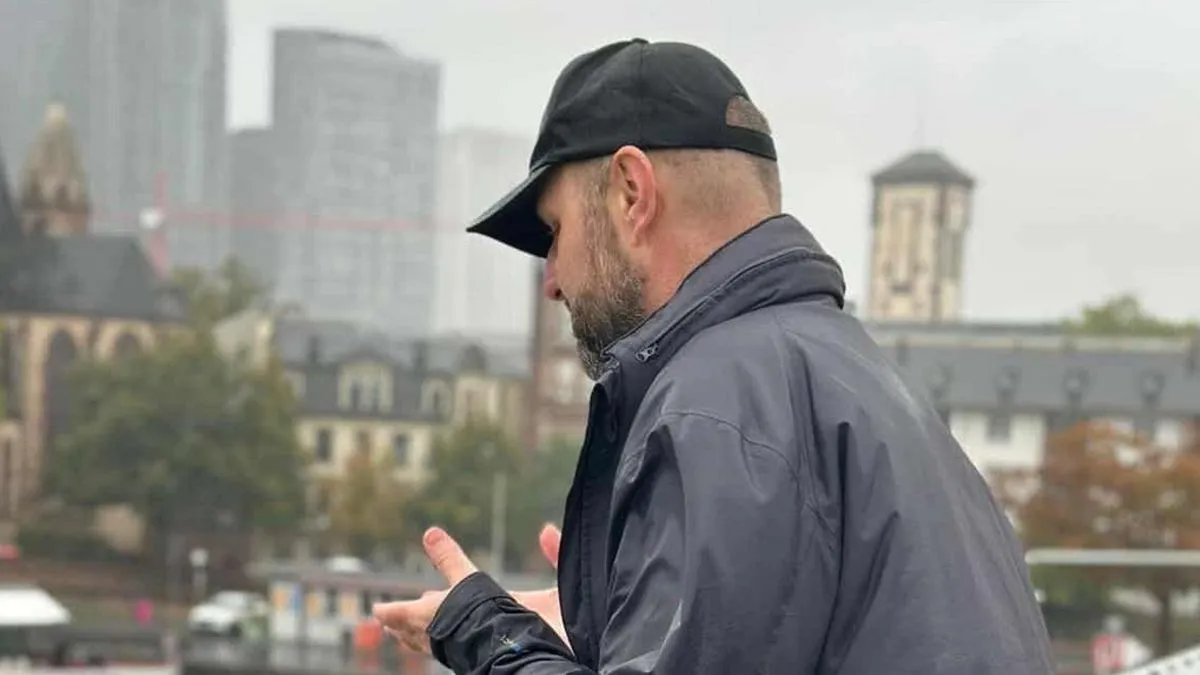 Dok plove rijekama i morima svijeta bijele ruže sa sobom će nositi sjećanje na Srebrenicu