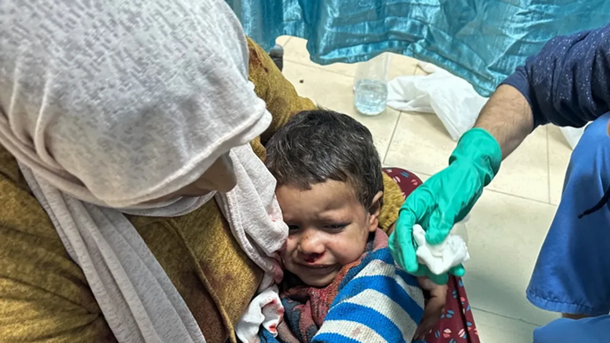 Potresna ispovijest doktora Hisham Abu Aouna: Nikada neću ostaviti bolesnu i ranjenu djecu u Gazi