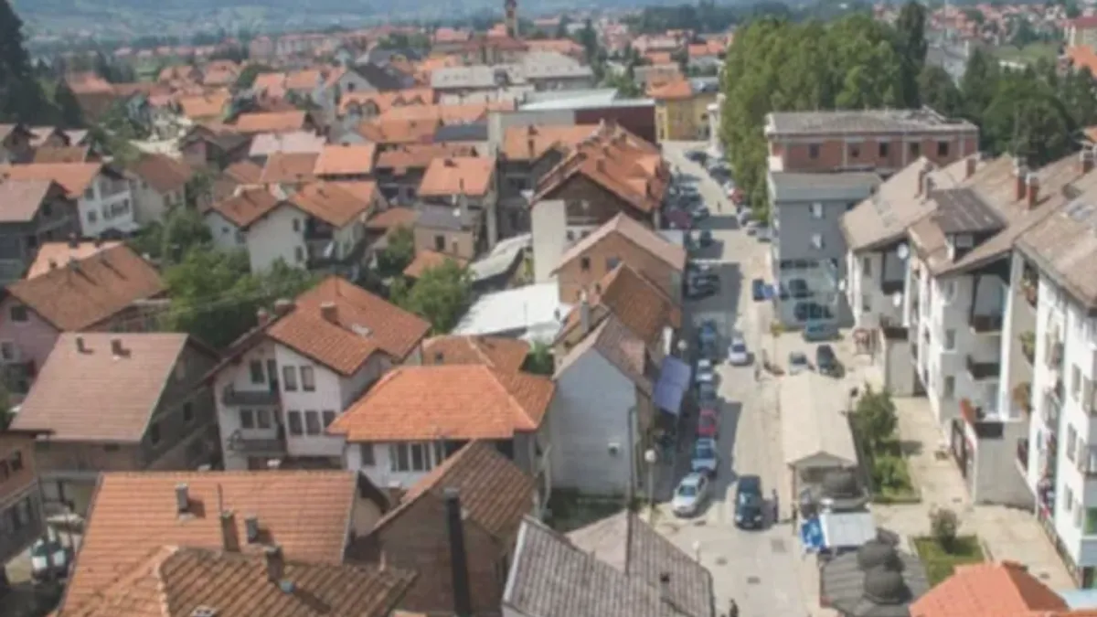 Antonija Zelenika javila se redakciji portala gornjivakuf.com rekavši da je sinoć nestala 15-godišnja djevojčica Petra Debeljak.