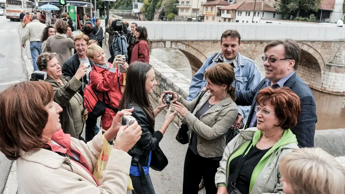 Nakon borbe sa teškom bolešću jučer je preminuo legendarni Halid Bešlić. 