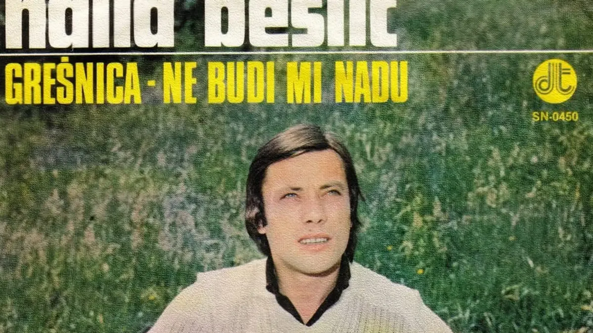 Nakon borbe sa teškom bolešću jučer je preminuo legendarni Halid Bešlić. 