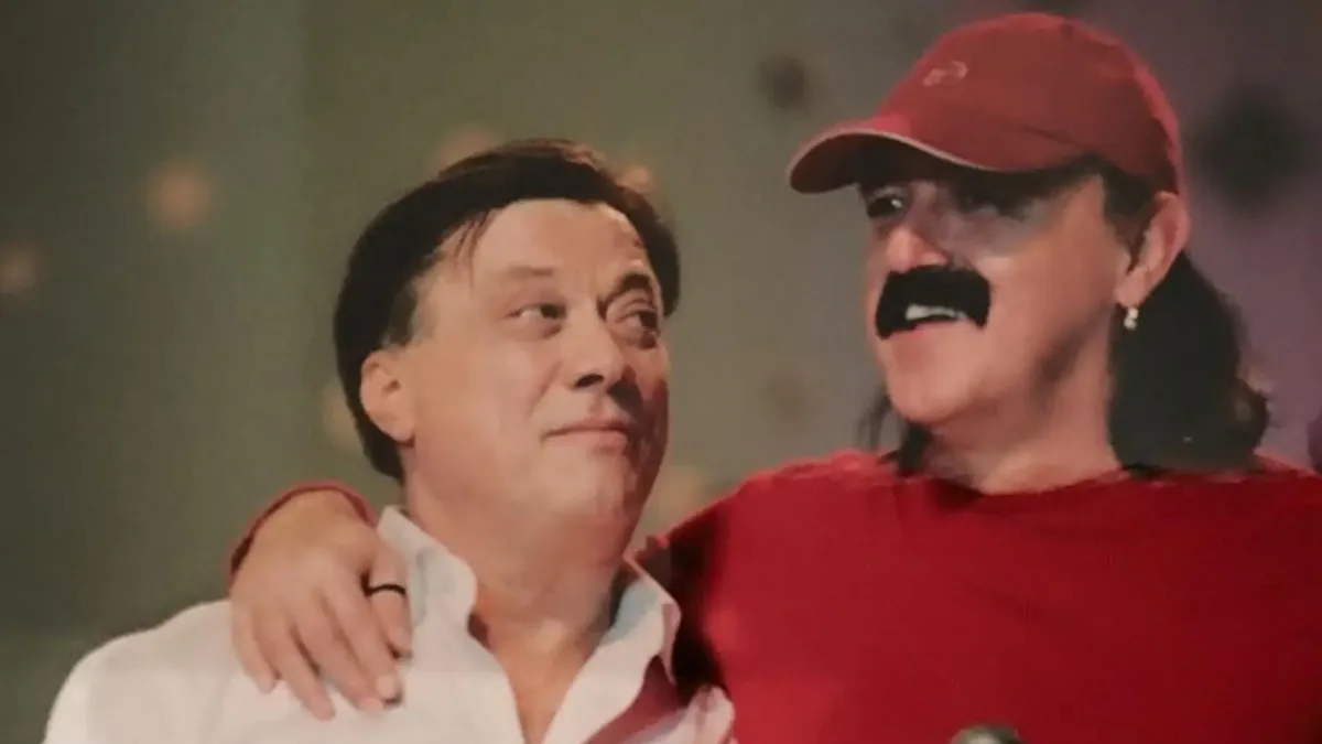 Nakon borbe sa teškom bolešću jučer je preminuo legendarni Halid Bešlić. 