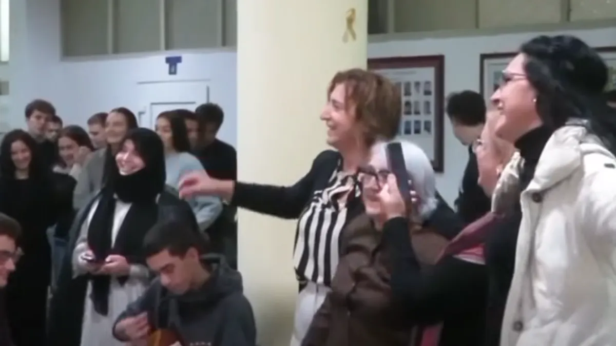 Oni su se na njima svojstven način oprostili od legende narodne muzike, koja će ostati vječno u srcima svih generacija.