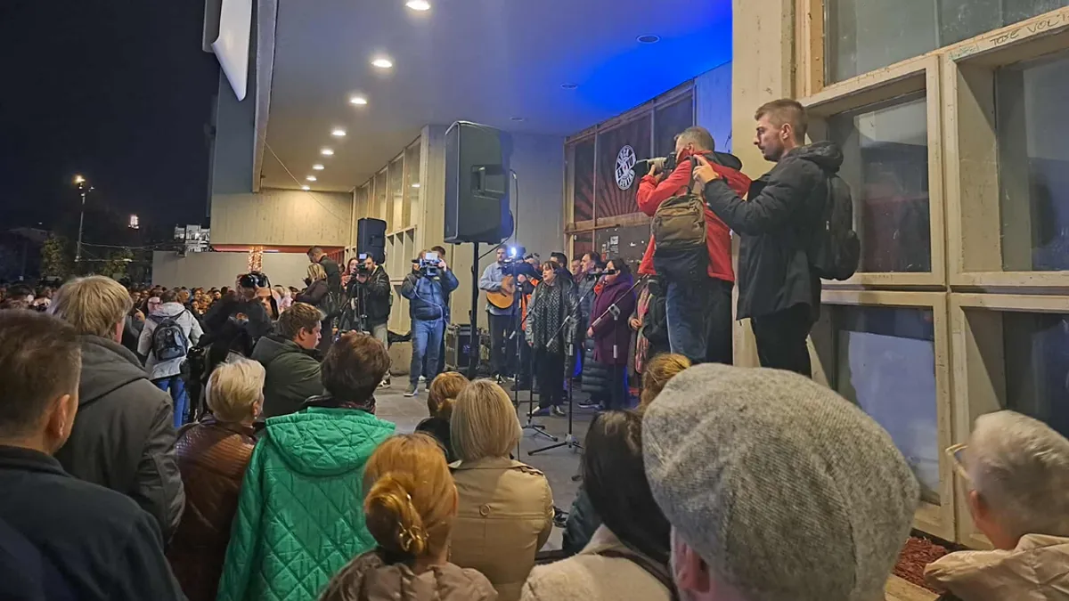 Halid je bio poznat kao čovjek koji je svojim glasom i karakterom spajao generacije, narode i zemlje