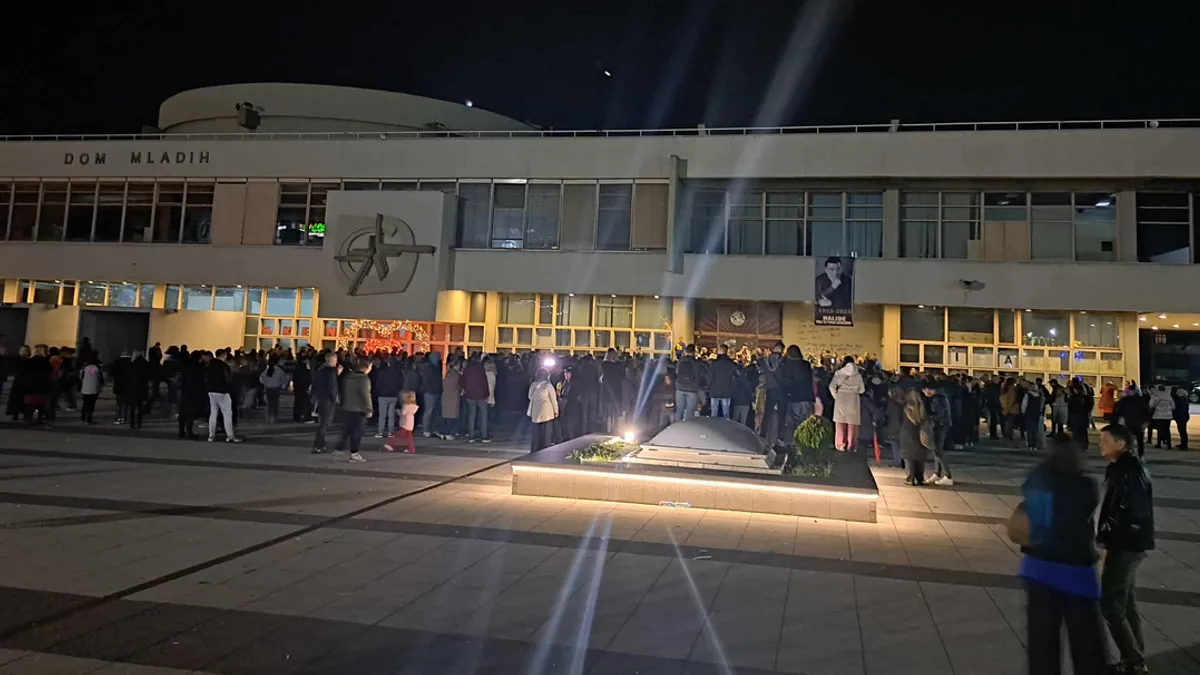 Halid je bio poznat kao čovjek koji je svojim glasom i karakterom spajao generacije, narode i zemlje