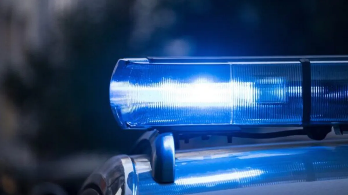 Prema nezvaničnim informacijama, pronađen je na krovu vozila 