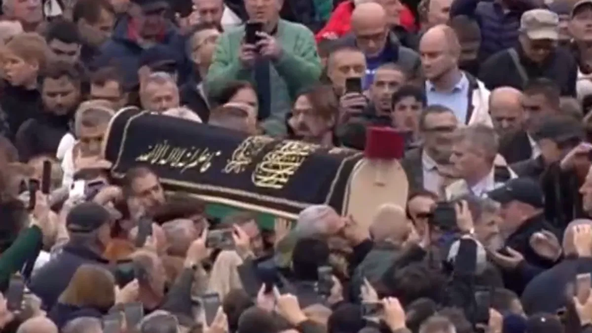 Veliki broj ljudi je prisustvovao dženazi i ukopu na Barama