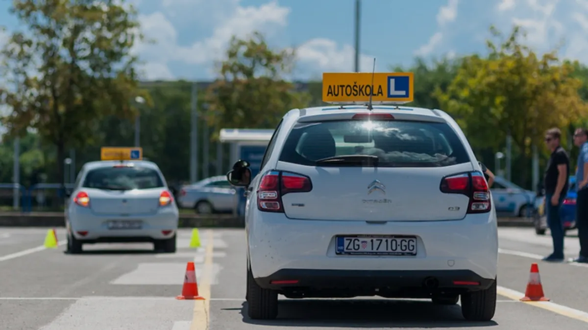 Ima 76 godina i tek je položio vozački: Njegova upornost je za svaku pohvalu