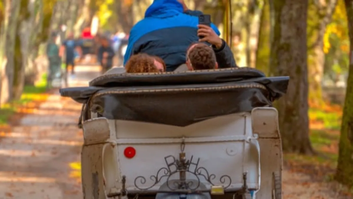 Kada oktobar zakuca na vrata, Vrelo Bosne se budi u novom, spektakularnom ruhu, pretvarajući se u jedno od najljepših mjesta u Bosni i Hercegovini. 