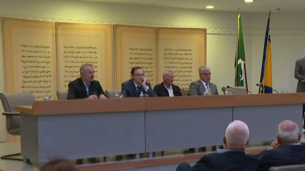 Knjiga predstavlja period pada srednjovjekovne Bosne i dolazak osmanskih vlasti na ovo područje. 