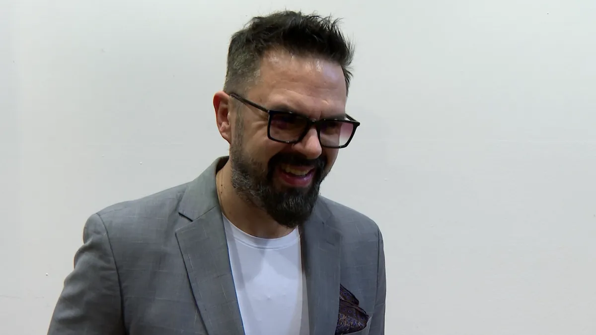 Vrtlog života povlači ljude, ne možeš se od toga odbraniti. Možeš se samo sjećati i pjevati pjesme koji su nam ostavili svi divni ljudi koji su otišli.