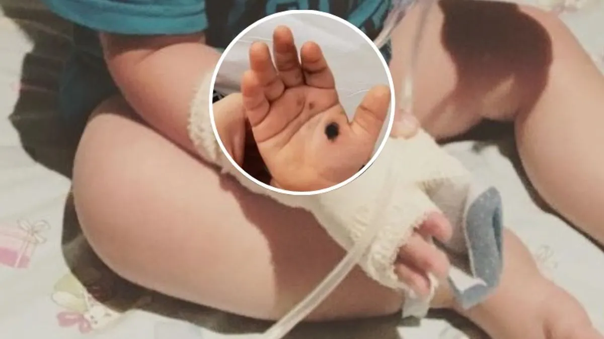 Nakon što ju je djevojčica vidjela kako stavlja punjač u utičnicu, beba je pokušala učiniti isto to