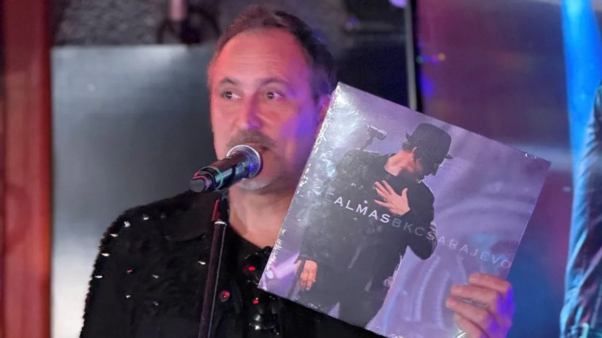 Ploča simbolično zatvara i otvara jedan novi muzički krug u Almasovom stvaralaštvu